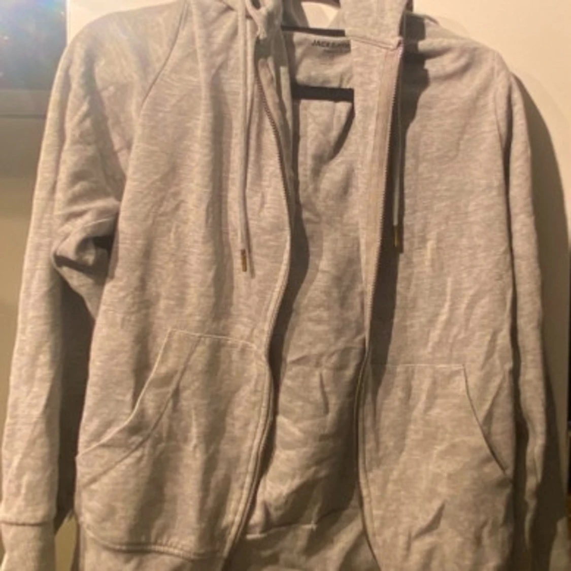 Grå hoodie från Jack & Jones