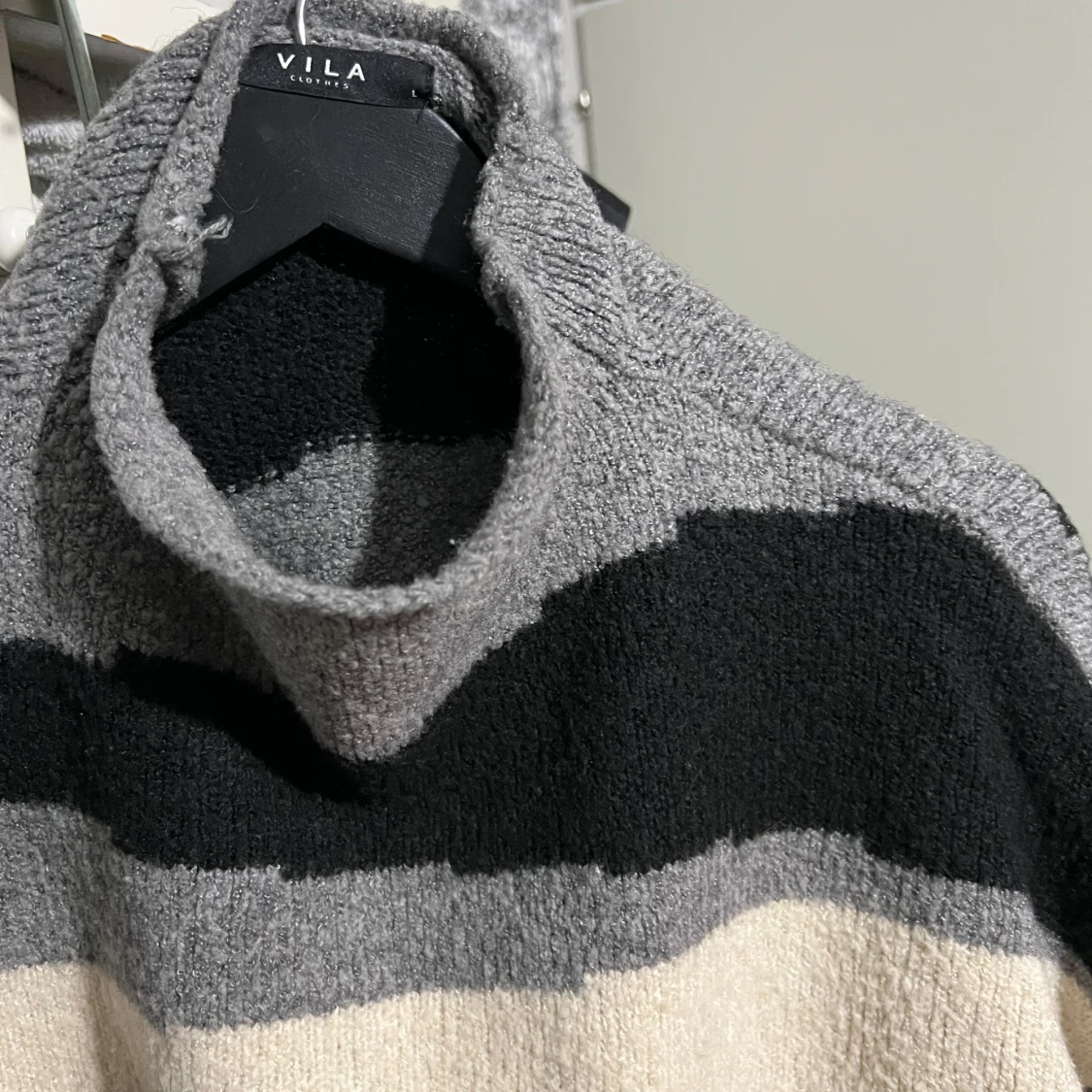 Randig stickad tröja från Vila - 1