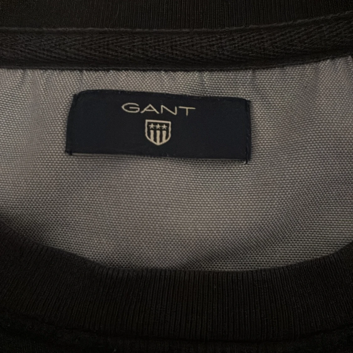 Mörkblå sweatshirt från GANT - 2