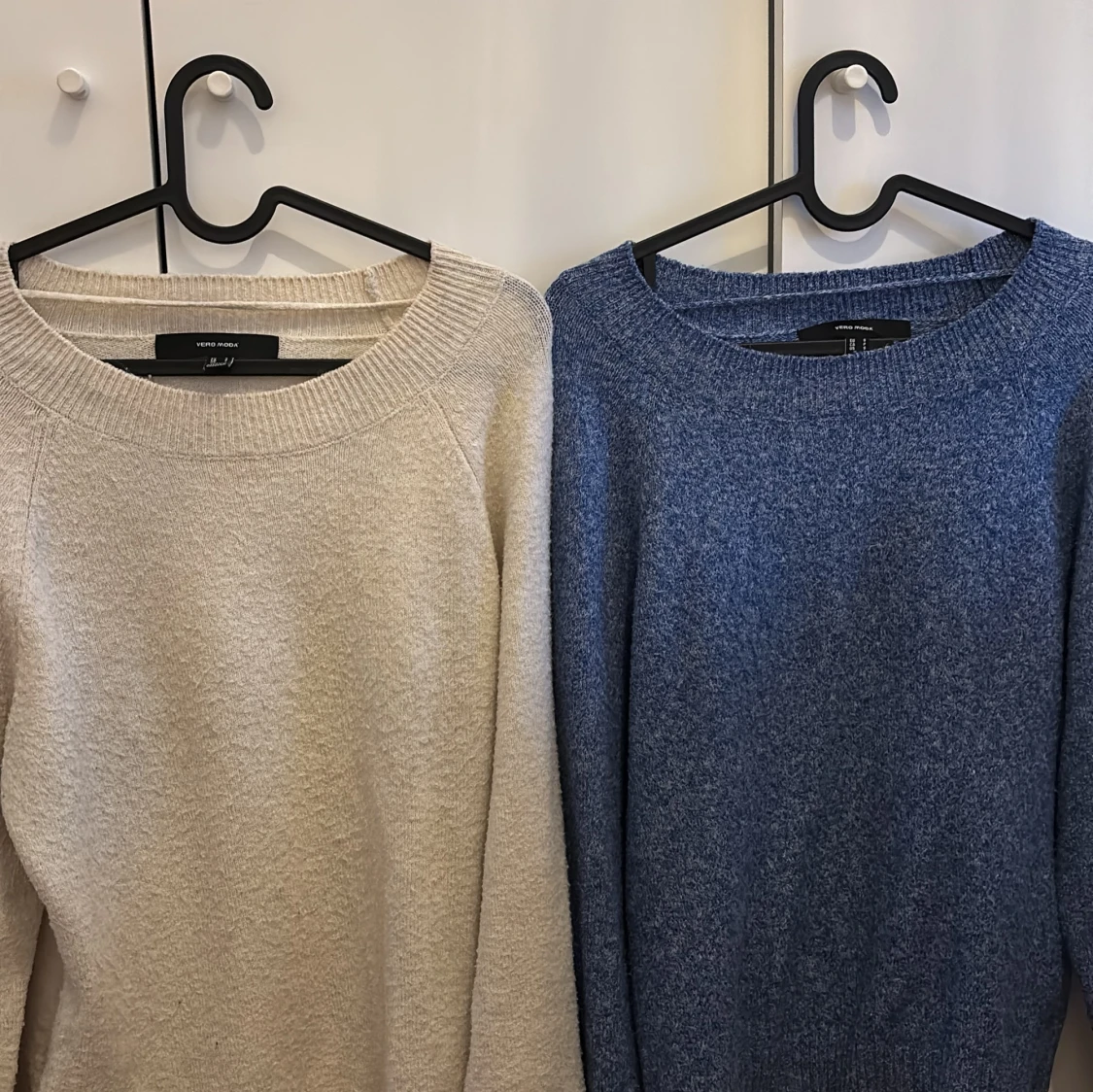 Beige och blå tröja från Vero Moda