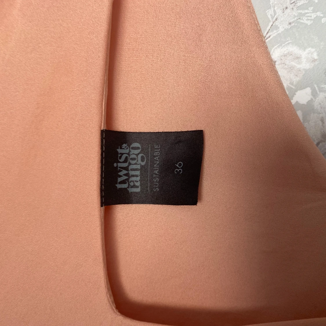 Ljusrosa långklänning från Twist & Tango - 1