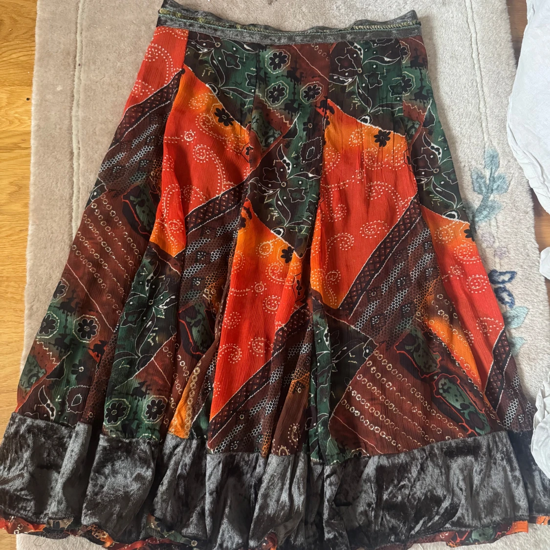 Färgglad långkjol från You and Me