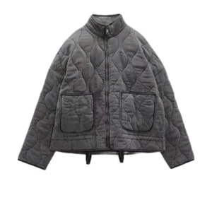 Zara quiltad jacka - Snygg jacka som passar perfekt till våren! Inte använd så mycket, så det är bra skick. Kom med prisförslag 💖