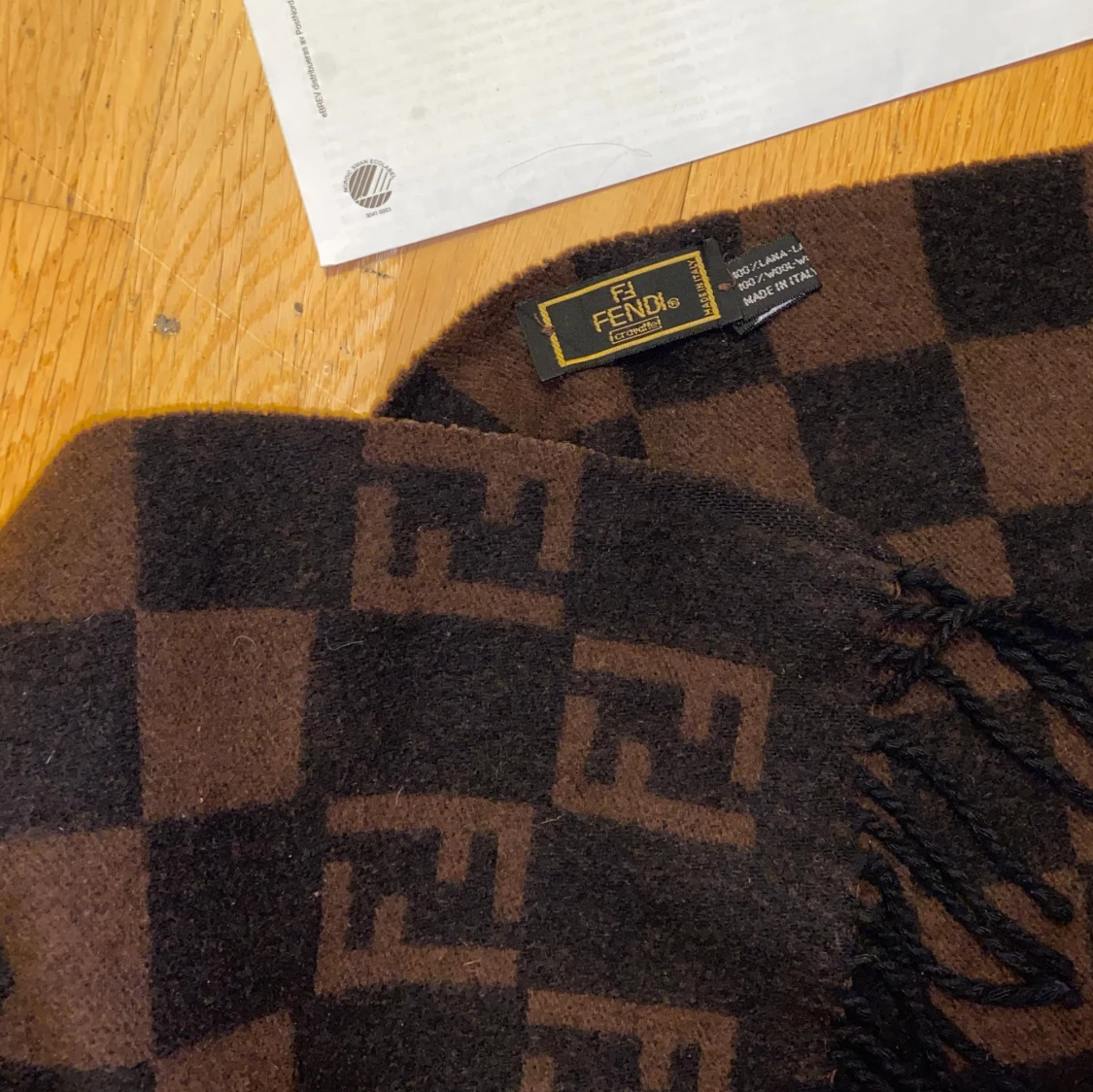 Brun och svart rutig halsduk från Fendi - 1