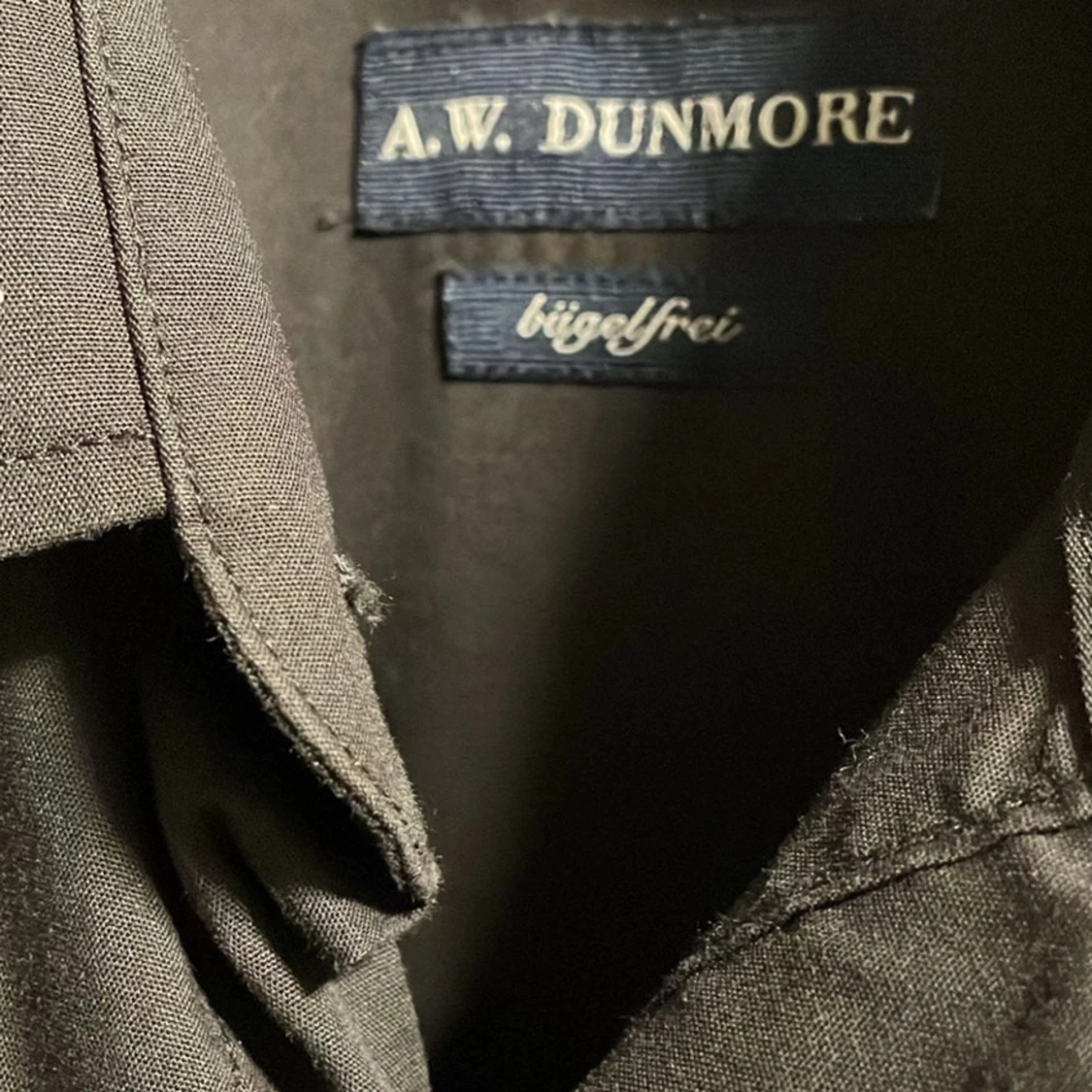 Svart skjorta från A.W. Dunmore - 1