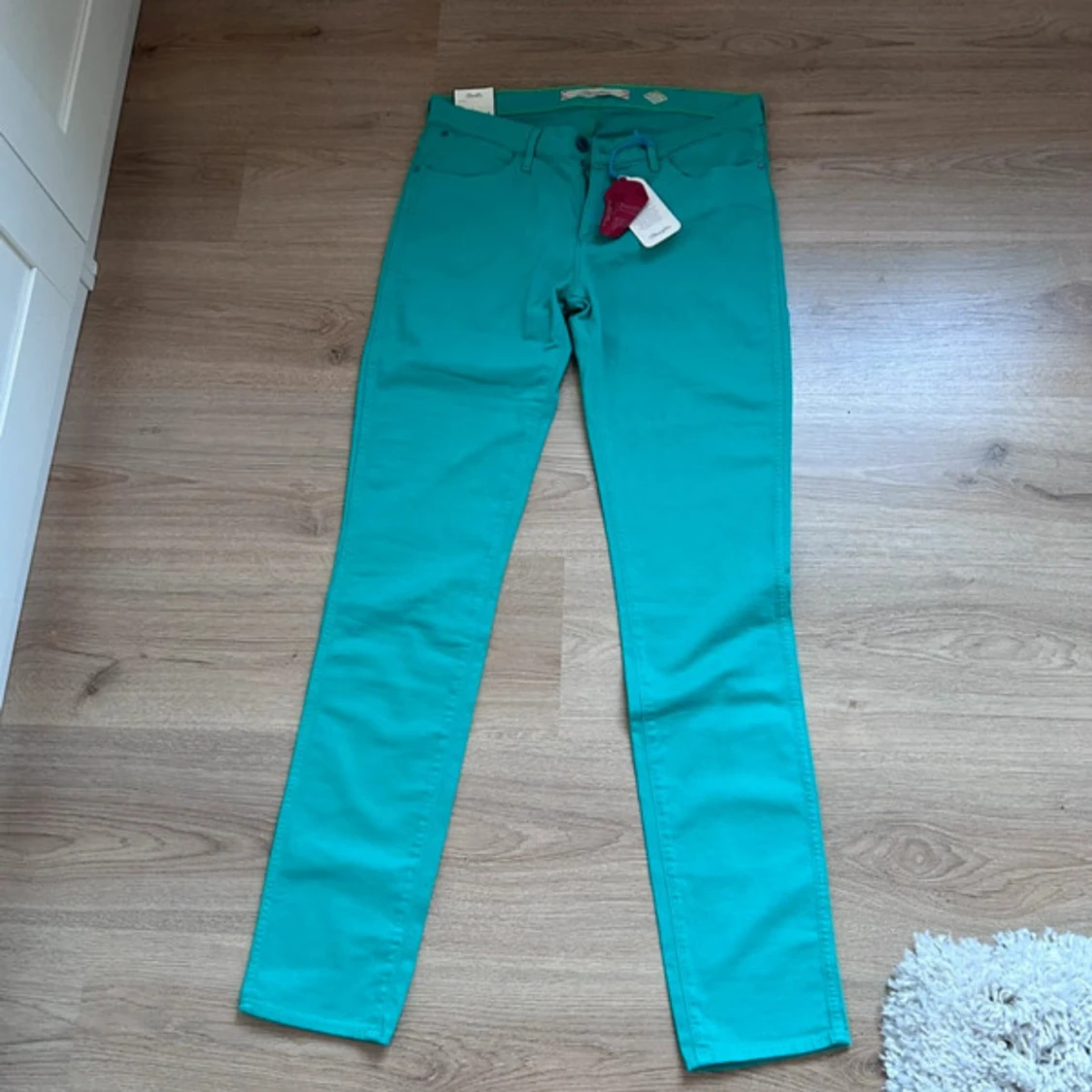 Turkosa jeans från Wrangler - 2