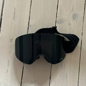 Chimi skidglasögon  - Använda en gång i Sälen. Så in princip som nya, nypris 2200