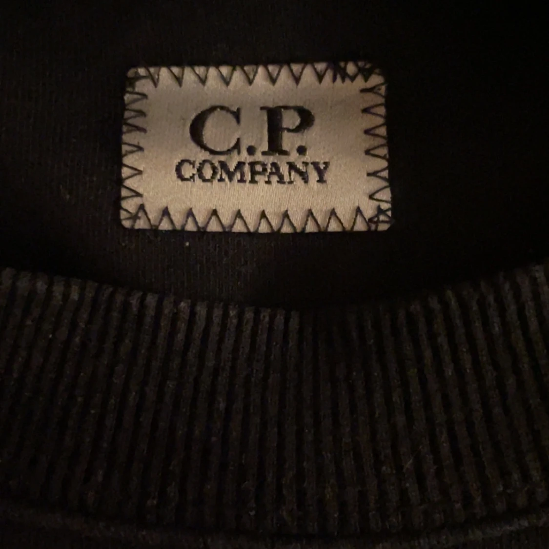 Svart tröja från C.P. Company - 2