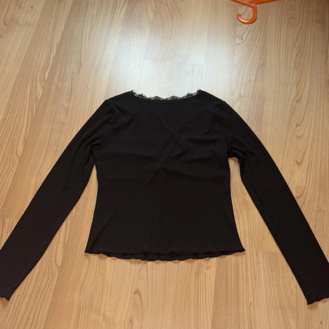 Svart långärmad topp - 1