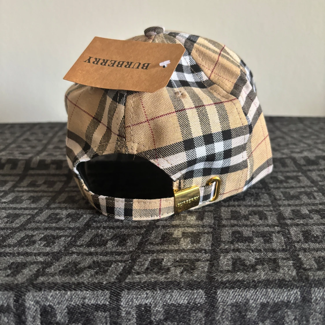 Rutig keps från Burberry - 1