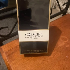 Good Girl Eau de Parfum från Carolina Herrera - Oöppnad, 30ml. skriv för mer info