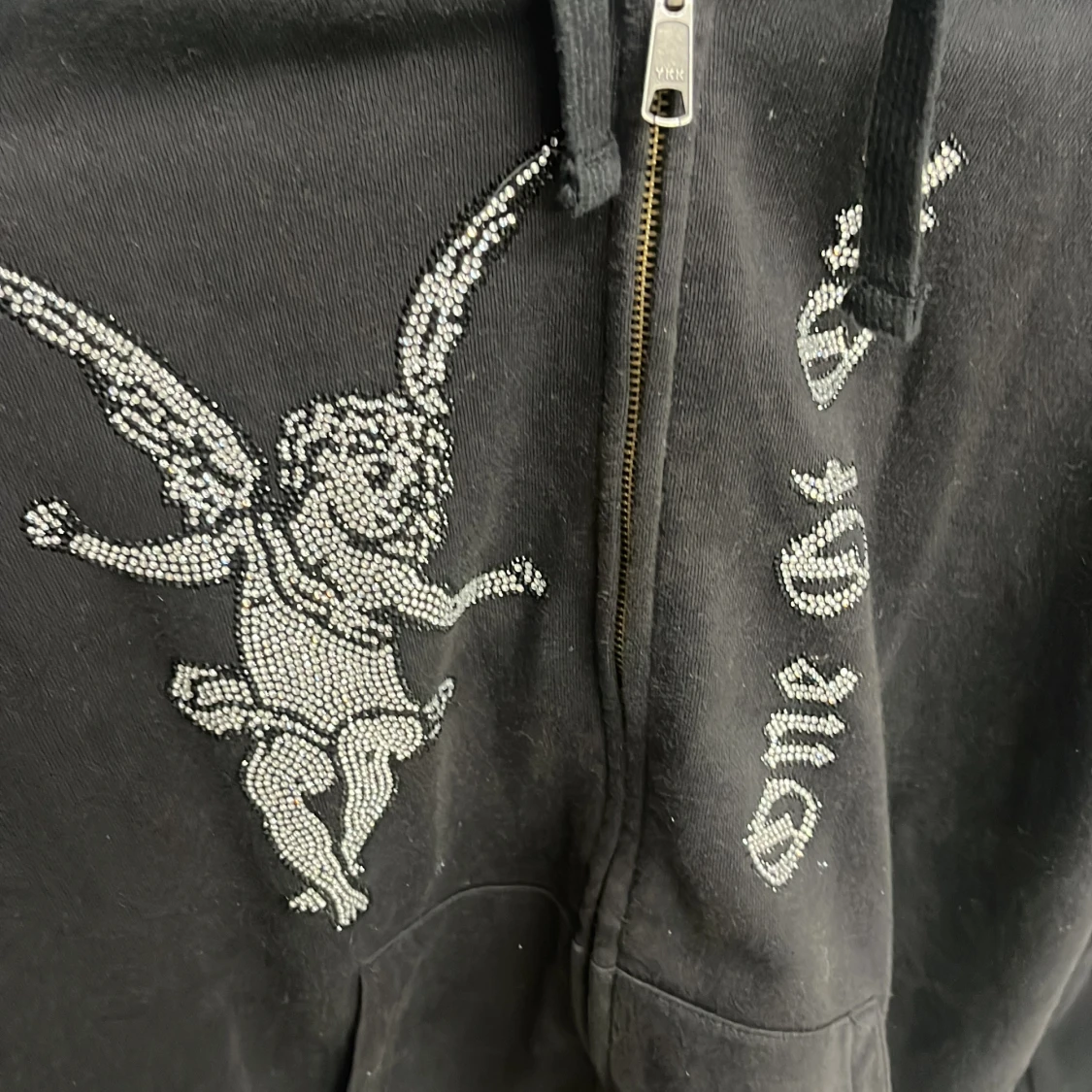 Svart hoodie från One Of One - 1