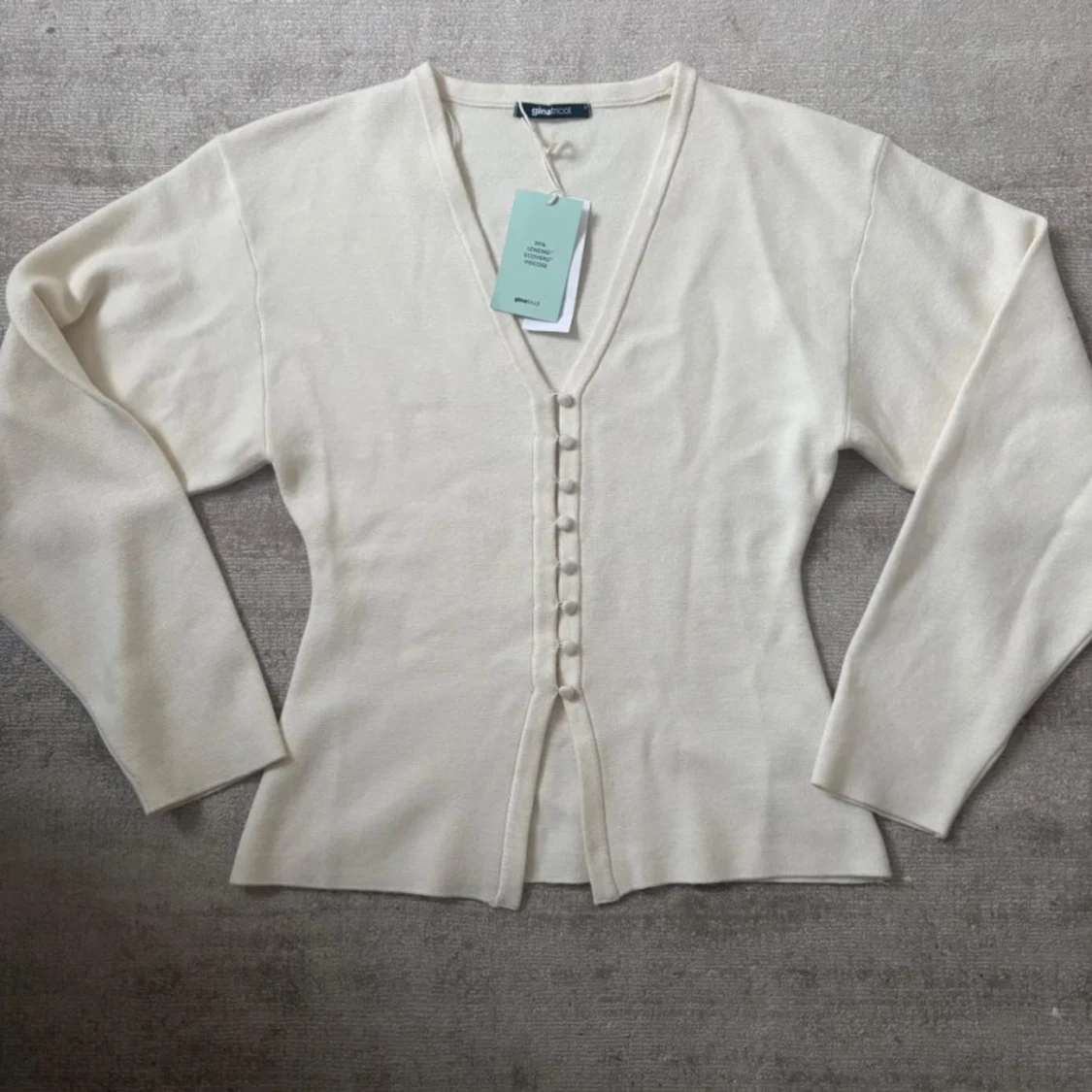 Vit kofta från Gina 