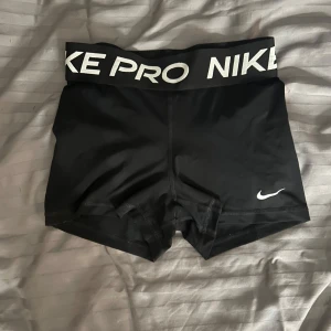 Nike shorts - Säljer dessa nike shorts pågrund av att de inte passar❤️ 