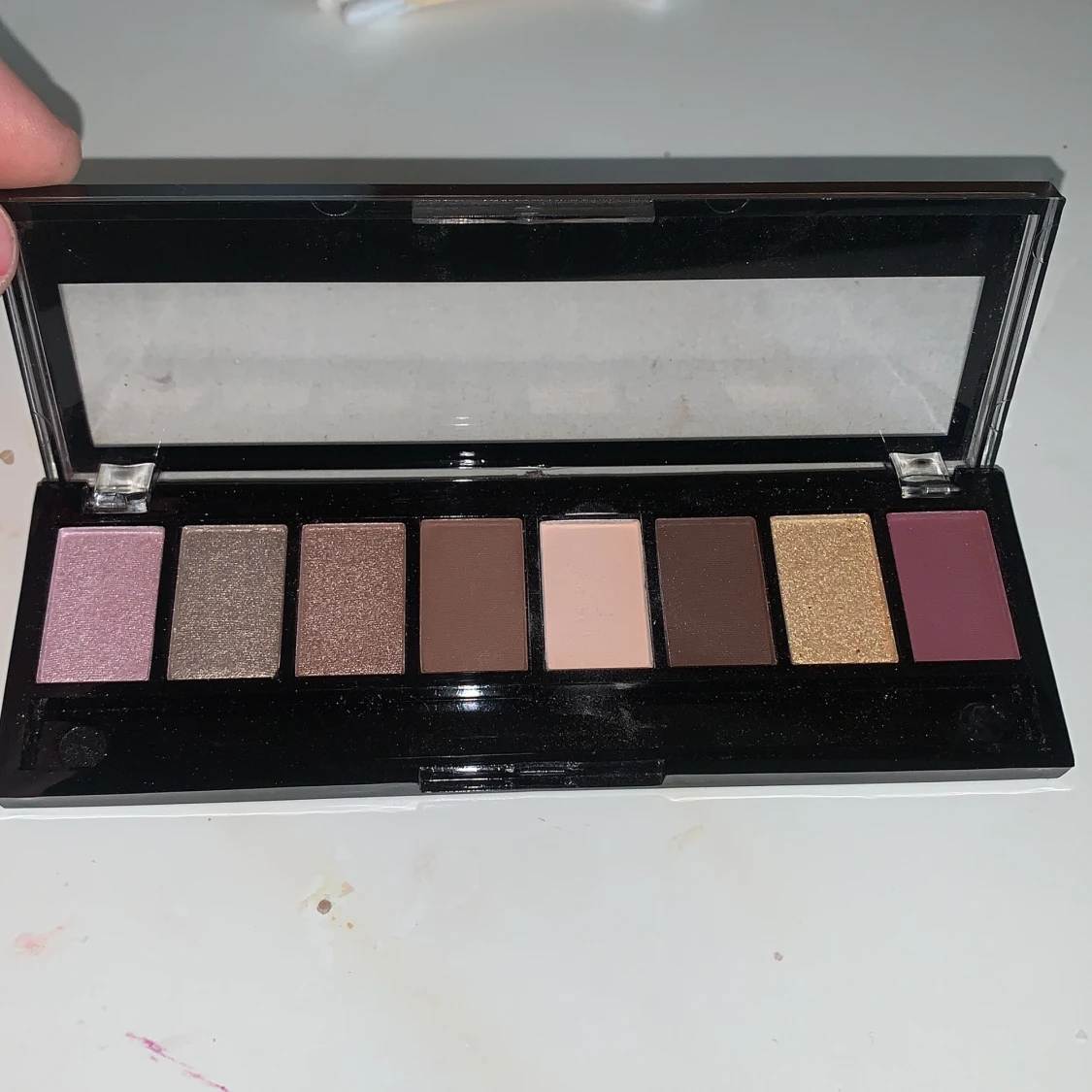 Ögonskuggspalett från Depend - 2