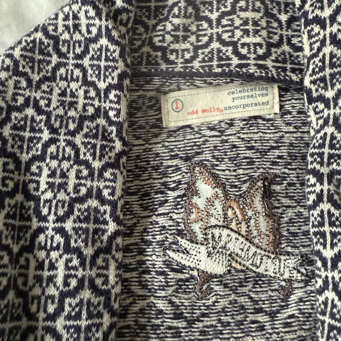 Marinblå mönstrad kofta från Odd Molly - 2