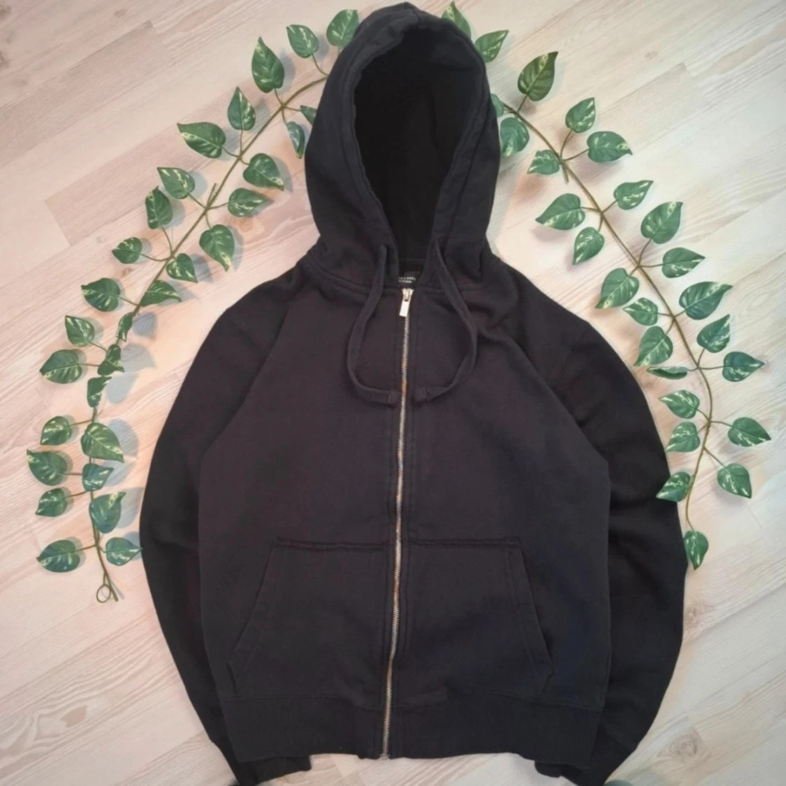 Svart huvtröja från lager 157
