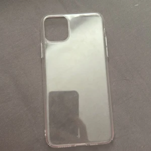  Ett genomskinligt mobilskal (iPhone 11 PRO Max) - Ett mobilskal