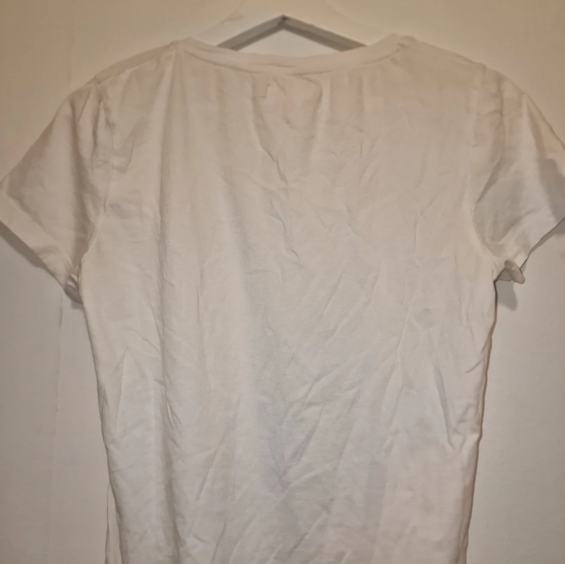 Vit t-shirt med peace tecken - 1