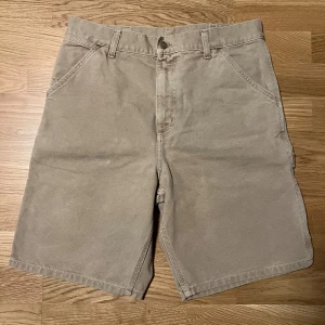Carhartt shorts - Carhartt ”single knee shorts”. Skick: 9/10