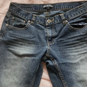 Lågmidjade jeans - Snygga blå jeans med låg midja och raka ben🫶🏼