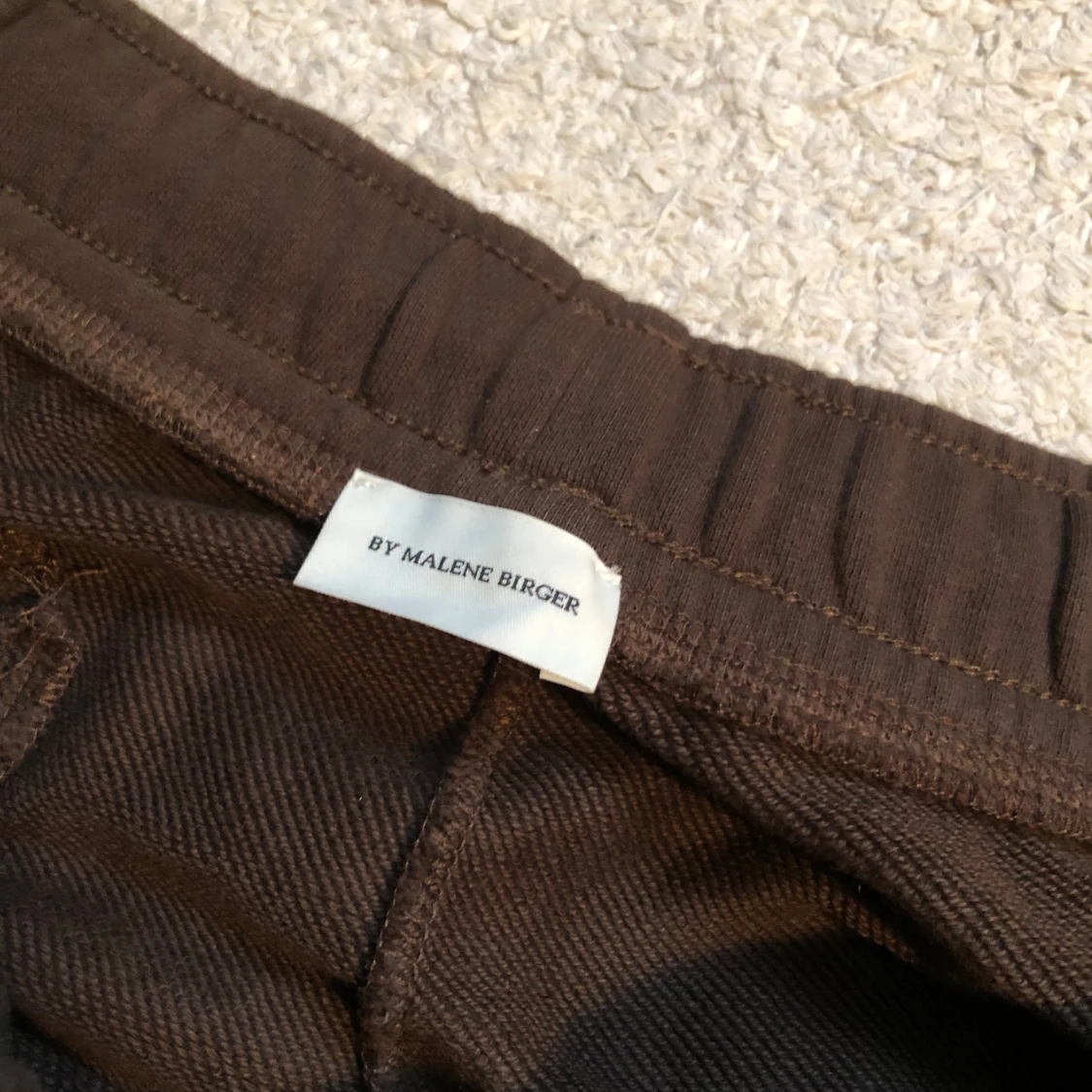 Bruna mjukisbyxor från By Malene Birger