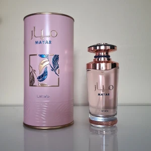 Lattafa Mayar edp  - Viral arabisk parfym.  Lattafa Mayar är inspirerad av den populära nischdoften Mugler Angel Nova. Detta är en av de mest populära dofterna. Fylls på i 2 ml spray-flaska (glas). 2ml=29kr, 5ml=50kr.   🚭 100% rökfritt och djurfritt hem.  