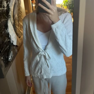 Kofta  - En odd molly liknade kofta från Ullared i storlek m passar som s. Knappt använd. 