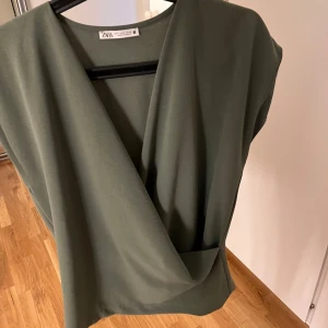 Zara topp  - Använd en gång bra skick  