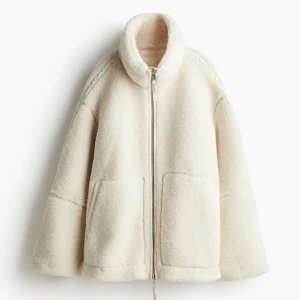 H&M teddy jacka  - Helt ny och oanvänd, prislapp kvar