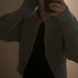 Kofta från zara - Så fin kofta från zara!!! Passar som en S