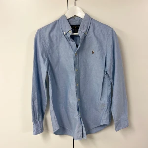 Ralph Louren Skjorta  - Oerhört stilig skjorta i riktigt fint skick!🤝 Bara att skriva vid fler frågor 😁