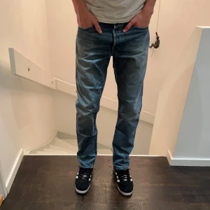 Ralph lauren jeans - Tja säljer nu mina gamla Ralph lauren jeans. Jeansen är i väldigt bra skick utan några defekter. Jeansen har en väldigt cool tvätt även fast det är en lite ljusare modell. Har du några frågor eller funderingar hör av dig 
