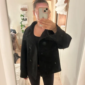 Gina Jacka - superfin och populär jacka från gina tricot! jätte fint skick, säljer pga alldeles för mycket jackor 🥰 