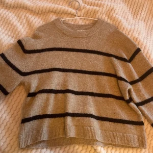 Gina Tricot Premium sweater - Jättefin och mysig tröja från GinaTricot, använd ett par gånger men helt fantastiskt skick.