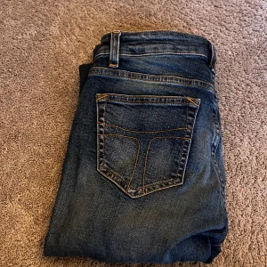 Tiger of sweden jeans - Tvär snygga tiger of sweden jeans stl 26/30 men längden passar lika bra för 29. Skicket är 10/10, fråga allt ni undrar!  SKICKAR SAMMA DAG!!  