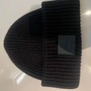 Mössa - Möss från acne   Sparsamt använd