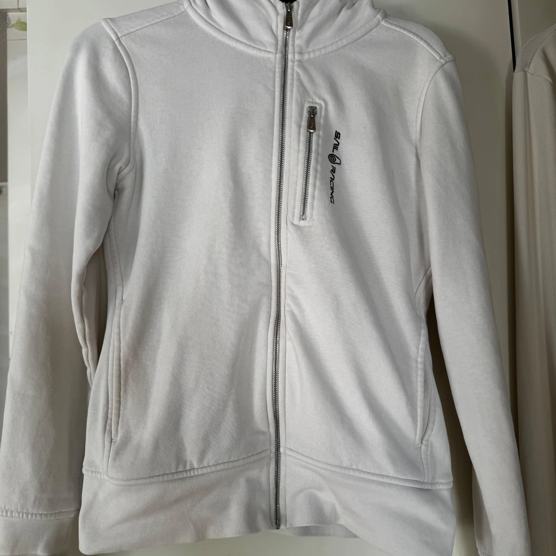 Sail racing zip