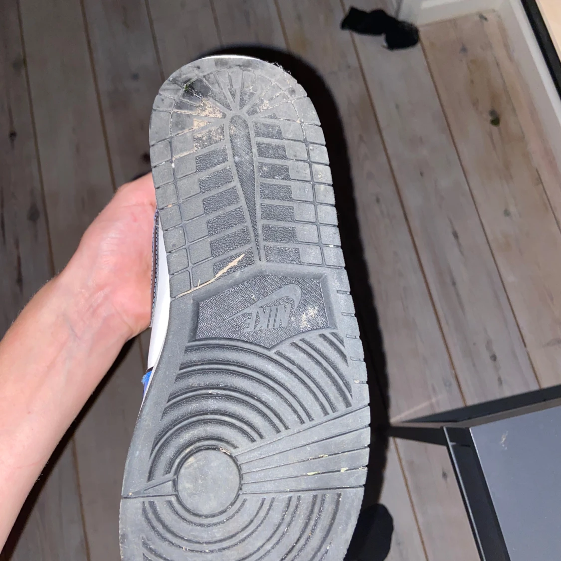 Jordan 1s blue shiny - 91