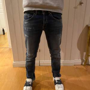 Säljer sjukt snygga och trendiga dondup jeans med slitningar