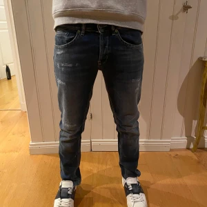 Dondup jeans - Säljer sjukt snygga och trendiga dondup jeans med slitningar