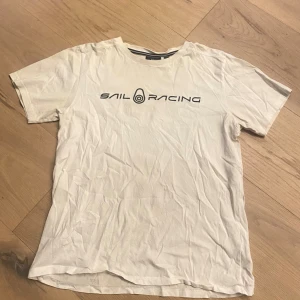 Sail racing t shirt - T shirt från Sail racing i fint skick. Storlek 170. 💕