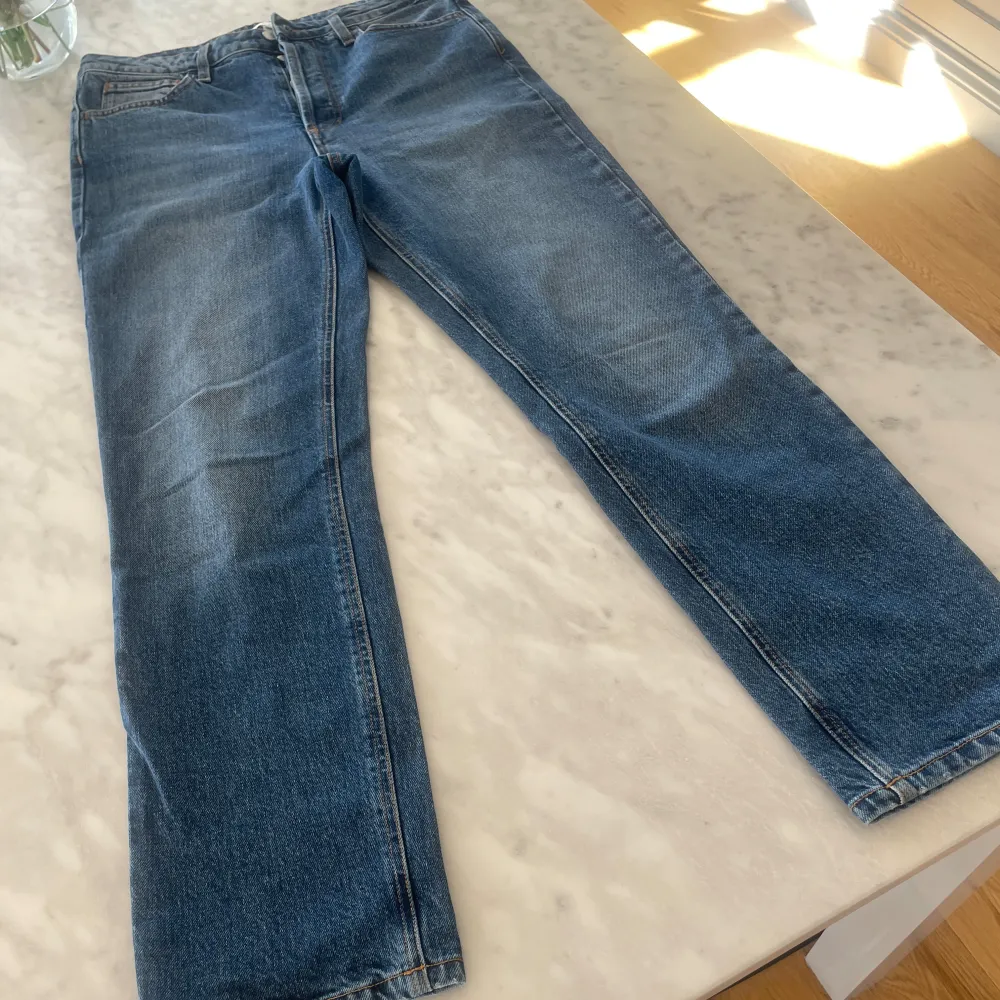 Raka jeans från Dagmar. Storlek 29/32, ingen stretch. Använda 1 gång. . Jeans & Byxor.