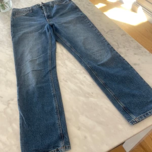 Dagmar jeans - Raka jeans från Dagmar. Storlek 29/32, ingen stretch. Använda 1 gång. 