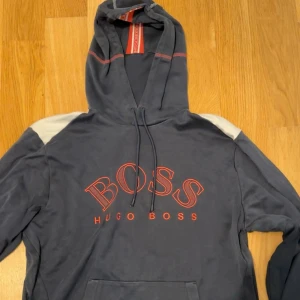 Boss tröja - Storlek XL 