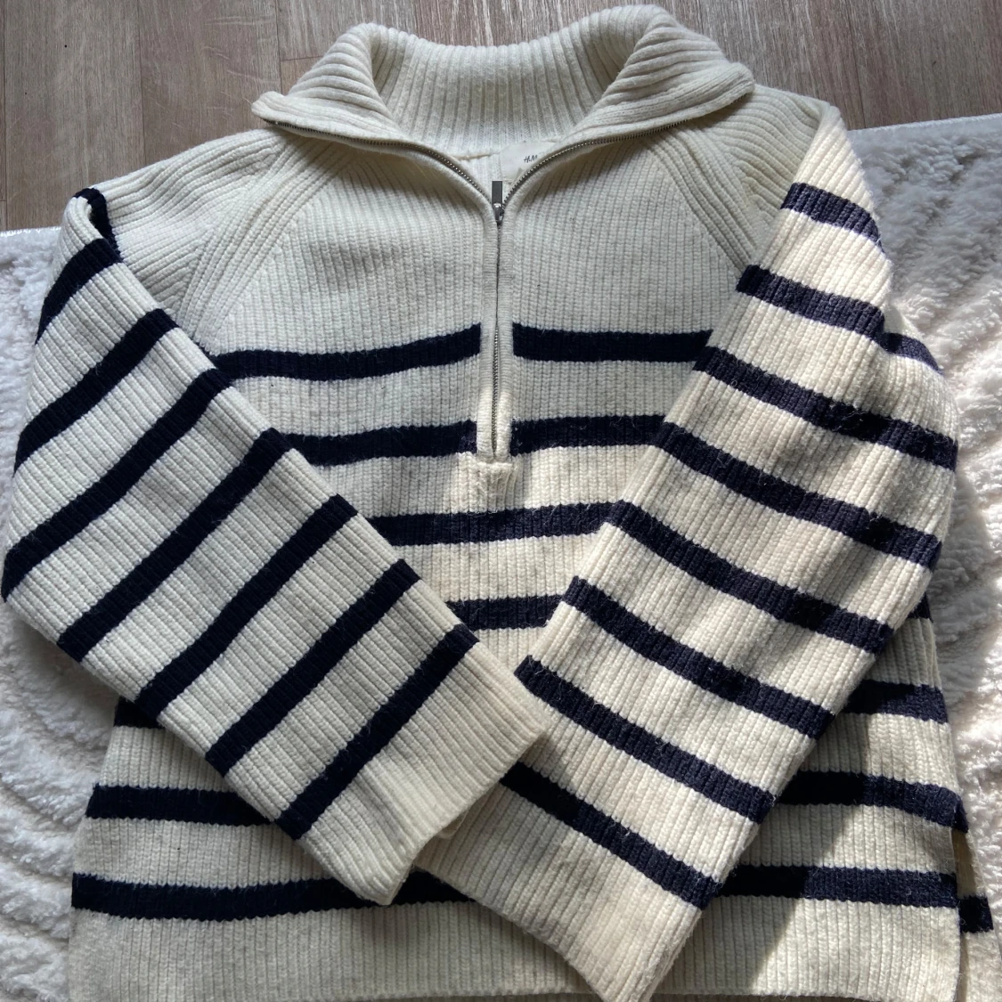 Ribbstickad tröja  - 1