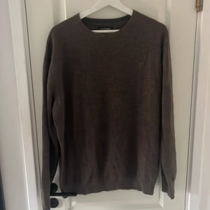 Merinoull tröja - Står storlek XXL men passar som XL/L bra skick perfekt nu inför hösten och vintern. Vid några frågor är det bara hör av sig