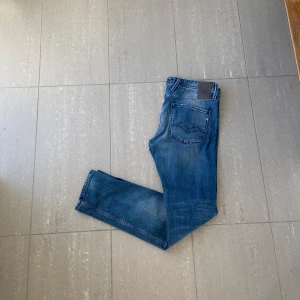 Replay Anbass Jeans  - Säljer nu dessa replay Anbass jeans, skriv för fler bilder/frågor🙌🏼