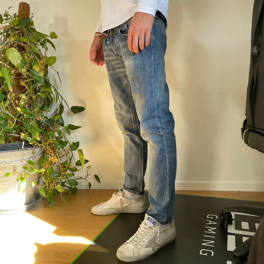 Säljer nu dessa riktigt feta dondup i storlek 31. Skriv dm vi frågar/funderingar. Jeans & Byxor.