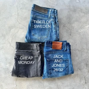 Tre Jeans  - Sälje tre par jeans alla i storlek 28/32🎉🤩 Man kan köpa alla tre för 629kr🔥 Eller så köper man ett par för 270kr🤩🎉 Vid minsta fundering kontakta mig🔥🔥 ALLA JEANS KOSTAR 2400kr TILLSAMMANS 